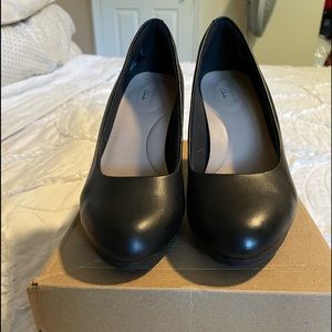 Womens Clark pumps size 9.5